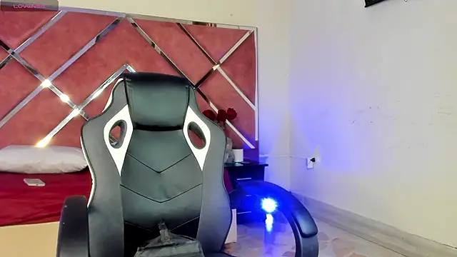 Dulce Pettit online show from 13, 9, 2025