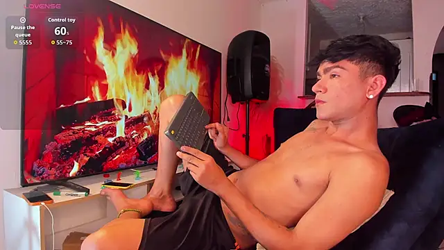 Snapshot of Steven_baby69 chatting on 7, 11, 2025 Steven baby69 online show from 7, 11, 2025