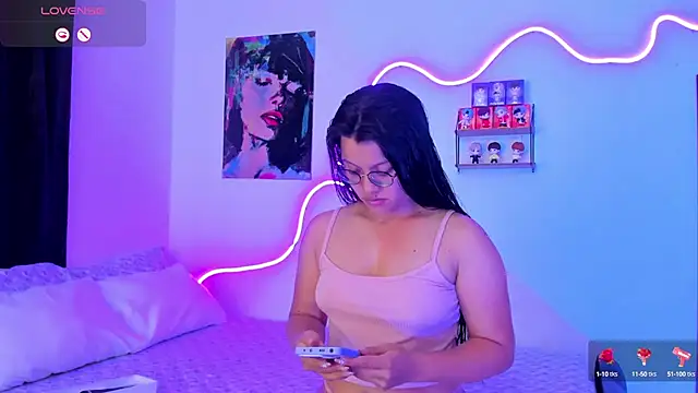 Dilan and Mia online show from 4, 10, 2025