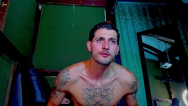 Snapshot of alejo__323__ chatting on 29, 4, 2026 alejo 323 online show from 29, 4, 2026
