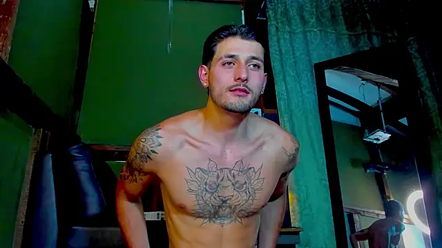 Snapshot of alejo__323__ chatting on 1, 5, 2026 alejo 323 online show from 1, 5, 2026