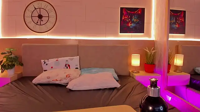 Snapshot of Meloddy_Rose chatting on 16, 11, 2025 Meloddy Rose online show from 16, 11, 2025