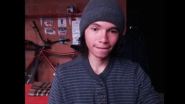 Snapshot of Xoxo_Smiles chatting on 24, 9, 2025 Xoxo Smiles online show from 24, 9, 2025