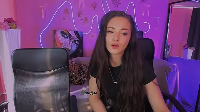 eva smiith  online show from 29, 7, 2026