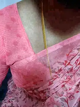 Snapshot of Tamil_Princess12 chatting on 31, 10, 2025 Tamil Princess12 online show from 31, 10, 2025