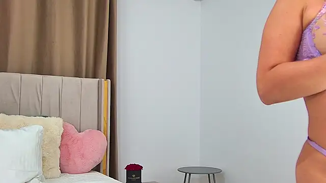 EmilyNovaa online show from 25, 7, 2026