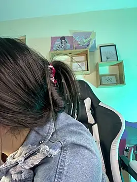 Valerie perez  online show from 10, 9, 2025