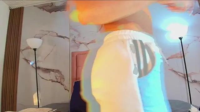 AlyaThompson online show from 18, 4, 2026