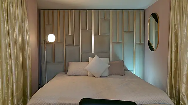 AgathaKondo  online show from 8, 11, 2025