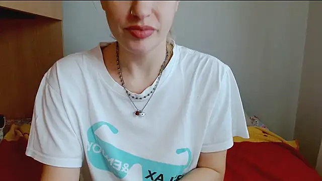 Snapshot of SatinQueen90 chatting on 15, 11, 2025 SatinQueen90 online show from 15, 11, 2025