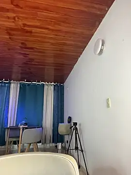 Snapshot of michel_g1 chatting on 7, 11, 2025 michel g1 online show from 7, 11, 2025