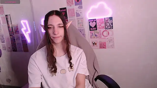 Snapshot of SilverMuse chatting on 6, 2, 2026 SilverMuse online show from 6, 2, 2026