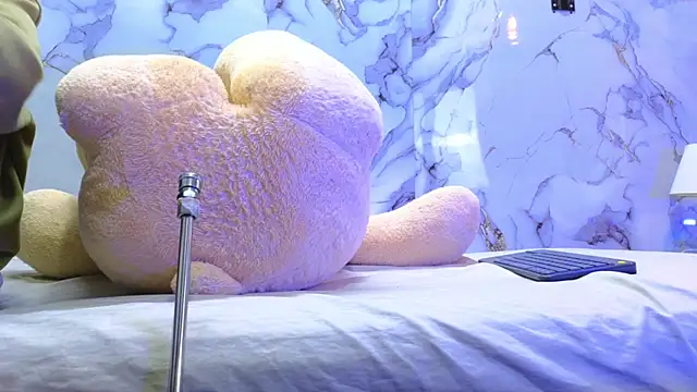 PrincePoppy online show from 13, 1, 2026