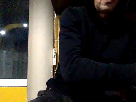 Snapshot of adiluci1 chatting on 21, 12, 2025 adiluci1 online show from 21, 12, 2025