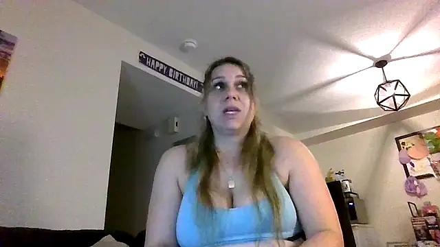 Snapshot of thedevinemama chatting on 28, 6, 2026 thedevinemama online show from 28, 6, 2026