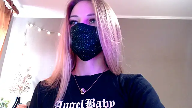 Iris lave online show from 24, 4, 2026