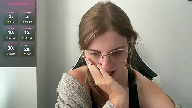 BustyKellyXXX online show from 25, 9, 2025