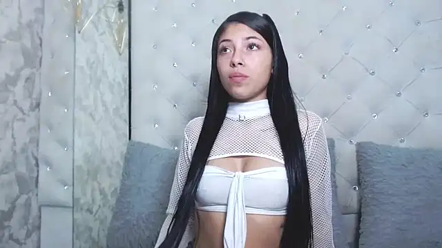 Snapshot of NataliePetite3x chatting on 13, 11, 2025 NataliePetite3x online show from 13, 11, 2025