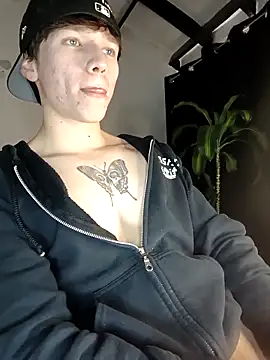 Snapshot of Logan_sixxer chatting on 23, 11, 2025 Logan sixxer online show from 23, 11, 2025