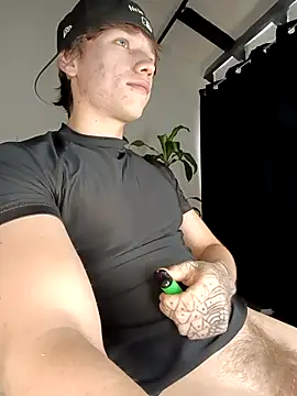 Snapshot of Logan_sixxer chatting on 28, 11, 2025 Logan sixxer online show from 28, 11, 2025