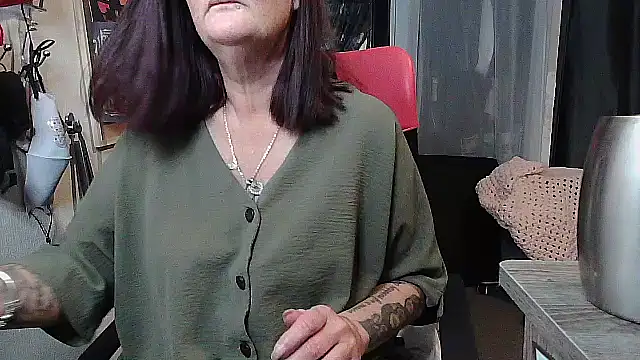 Mistress-Ivy51 online show from 28, 10, 2025