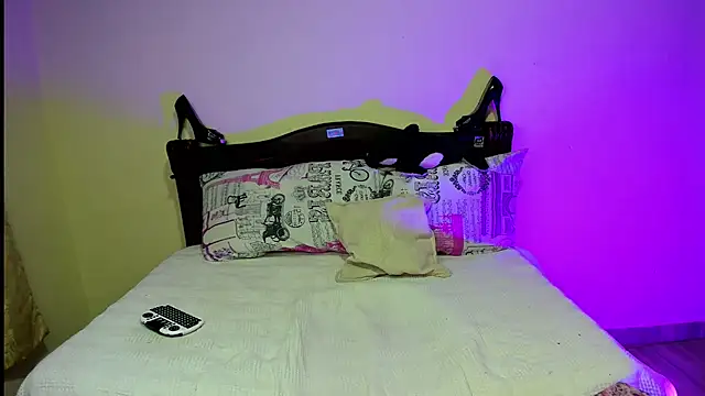 Snapshot of _viollette_ chatting on 15, 9, 2025 viollette online show from 15, 9, 2025