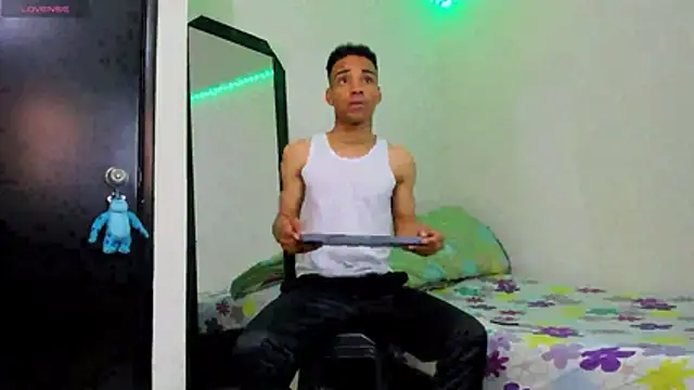 Snapshot of kenan_2601 chatting on 14, 10, 2025 kenan 2601 online show from 14, 10, 2025