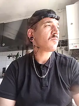 JuicyBigcockxh online show from 20, 5, 2026