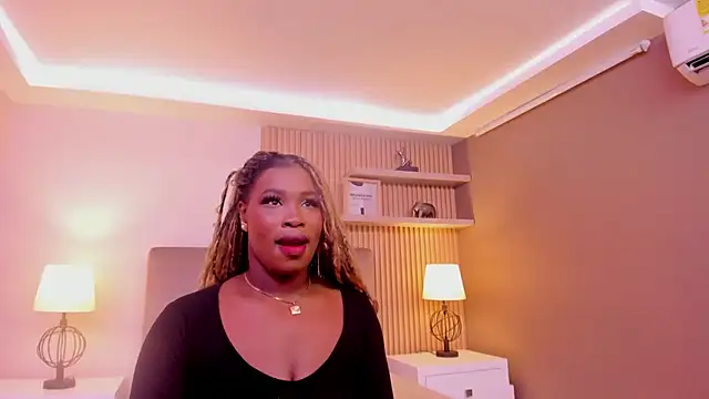 Snapshot of SerenaWinslow chatting on 5, 5, 2026 SerenaWinslow online show from 5, 5, 2026