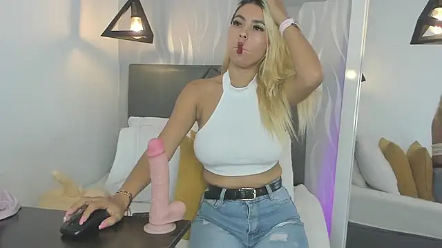 lucia-cute online show from 20, 11, 2025