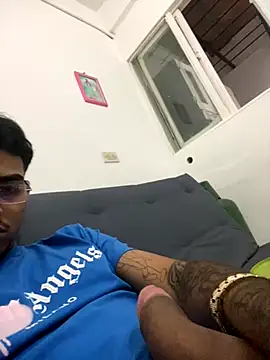 Snapshot of MarAndrws chatting on 10, 11, 2025 MarAndrws online show from 10, 11, 2025