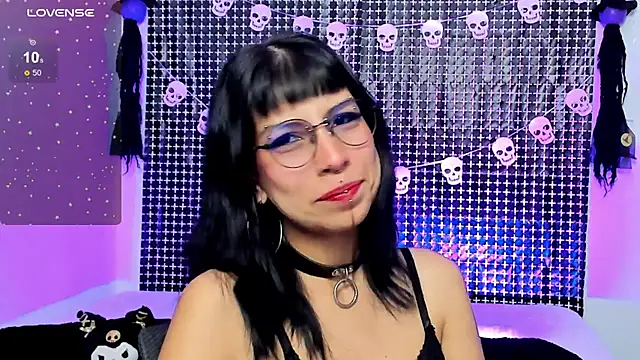 Snapshot of Rose_72 chatting on 15, 11, 2025 Rose 72 online show from 15, 11, 2025