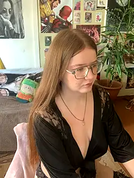 Sienna-Cow online show from 10, 9, 2025