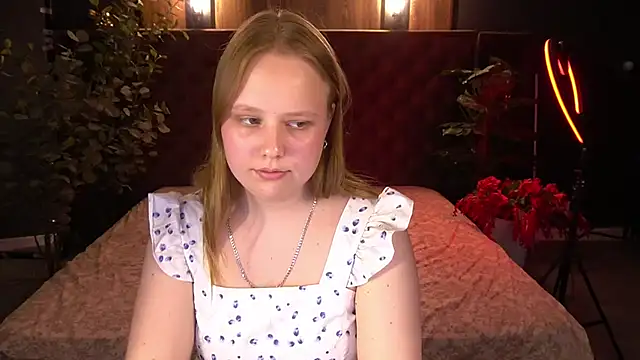 CrystallPaws online show from 9, 6, 2026