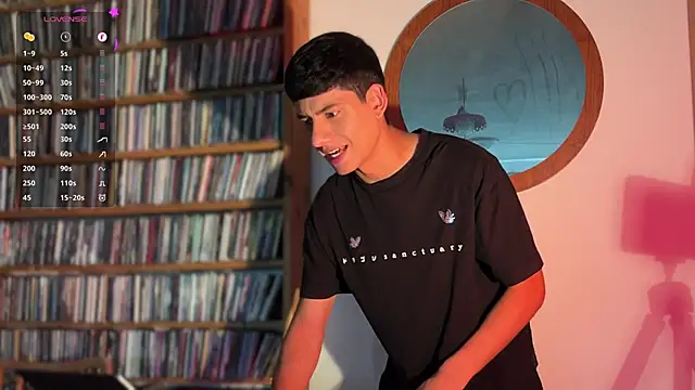 Snapshot of jim_dj chatting on 9, 10, 2025 jim dj online show from 9, 10, 2025