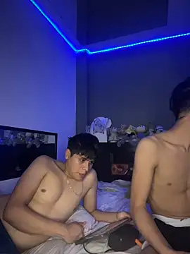 Snapshot of Kailertwink chatting on 27, 5, 2026 Kailertwink online show from 27, 5, 2026