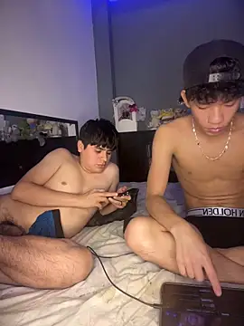 Snapshot of Kailertwink chatting on 9, 6, 2026 Kailertwink online show from 9, 6, 2026