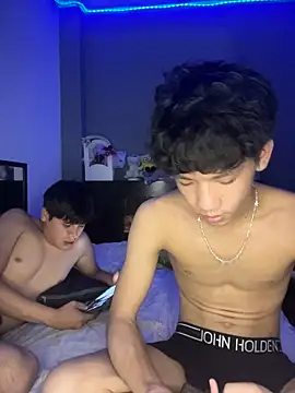 Snapshot of Kailertwink chatting on 10, 6, 2026 Kailertwink online show from 10, 6, 2026