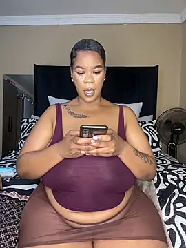 Snapshot of THICKBUNNYCHICKxxx chatting on 4, 10, 2025 THICKBUNNYCHICKxxx online show from 4, 10, 2025