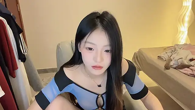 Snapshot of Robin-o3 chatting on 13, 12, 2025 Robin-o3 online show from 13, 12, 2025