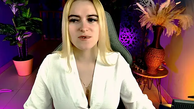 Snapshot of Stef_Nicks chatting on 4, 5, 2026 Stef Nicks online show from 4, 5, 2026