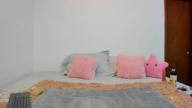 MiiaLane online show from 20, 9, 2025