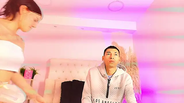 Snapshot of AmelieAndAce chatting on 20, 11, 2025 AmelieAndAce online show from 20, 11, 2025