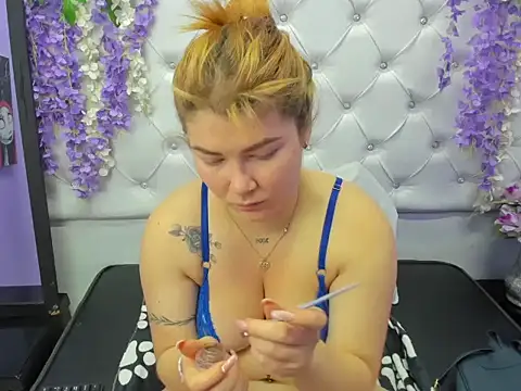 JuliettaRousse69 online show from 24, 9, 2025