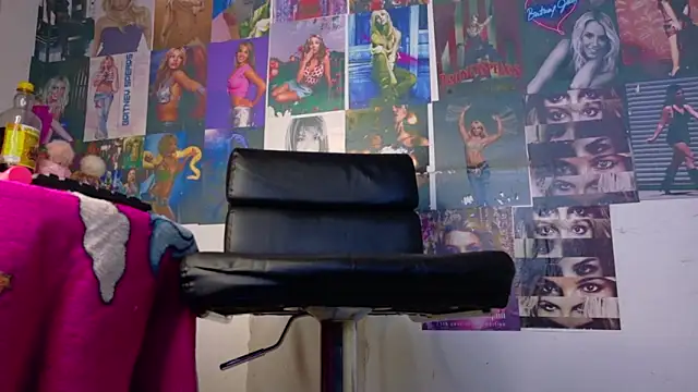 Mistileav online show from 28, 4, 2026