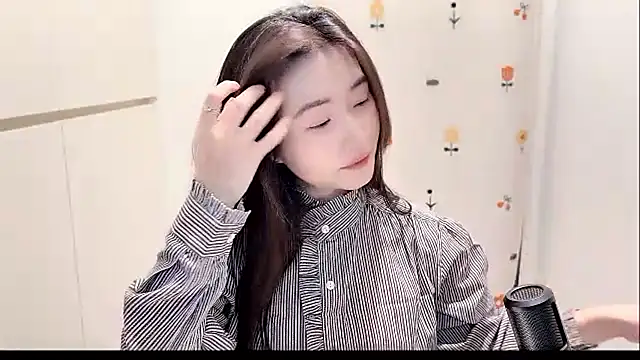 Rosalind xixi online show from 5, 11, 2025