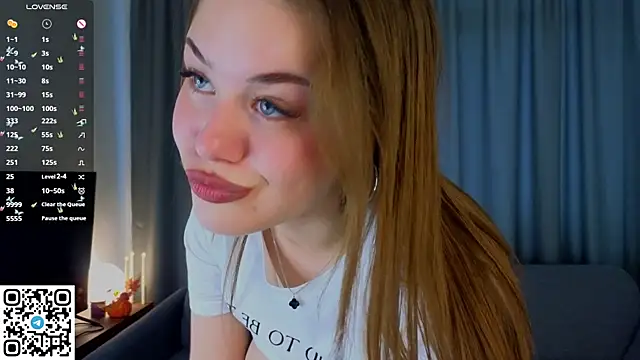 Snapshot of KristiGroune chatting on 11, 10, 2025 KristiGroune online show from 11, 10, 2025