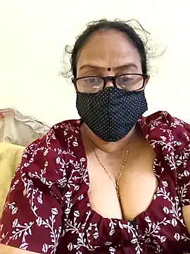 Snapshot of heera-rani chatting on 16, 5, 2026 heera-rani online show from 16, 5, 2026