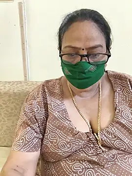 Snapshot of heera-rani chatting on 8, 6, 2026 heera-rani online show from 8, 6, 2026