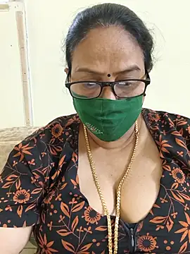 Snapshot of heera-rani chatting on 9, 6, 2026 heera-rani online show from 9, 6, 2026